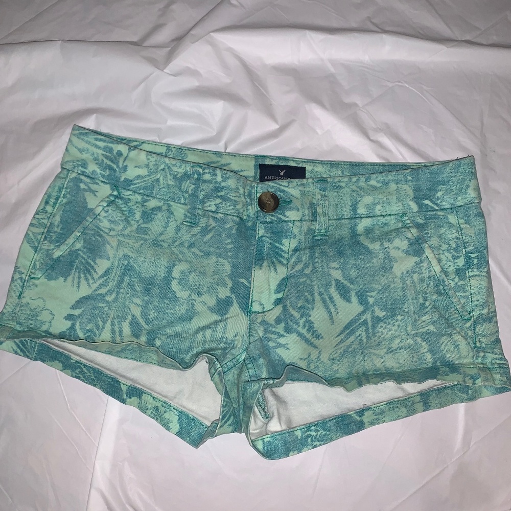 American Eagle Blue Floral shorts